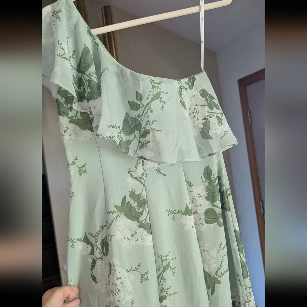 AW Bridal Elegant Floral One-Shoulder Dress Size 6 - Picture 5 of 7